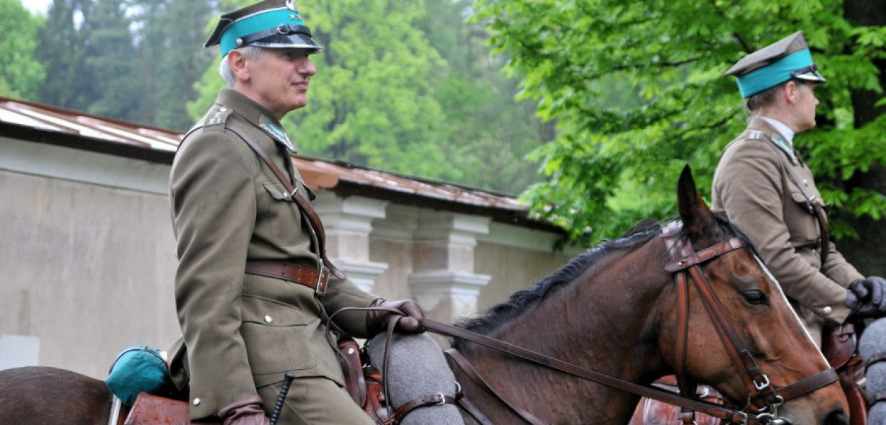 Ryszard Sobieraj z chrzanowskiego Towarzystwa Krzewienia Tradycji Kawalerii Polskiej