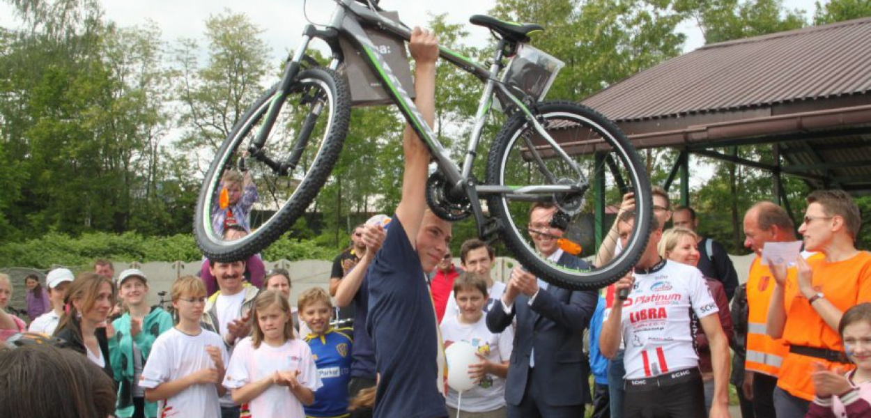 Podobnie jak w ubiegłym roku, także i w tym podczas niedzielnego rajdu rowerowego z okazji Dnia Dziecka w Chrzanowie szczęśliwcy odjadą na nowych rowerach