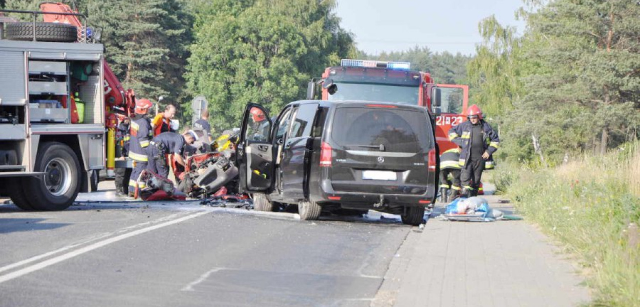 Przy wjeździe do Libiąża czołowo zderzyły się dwa pojazdy