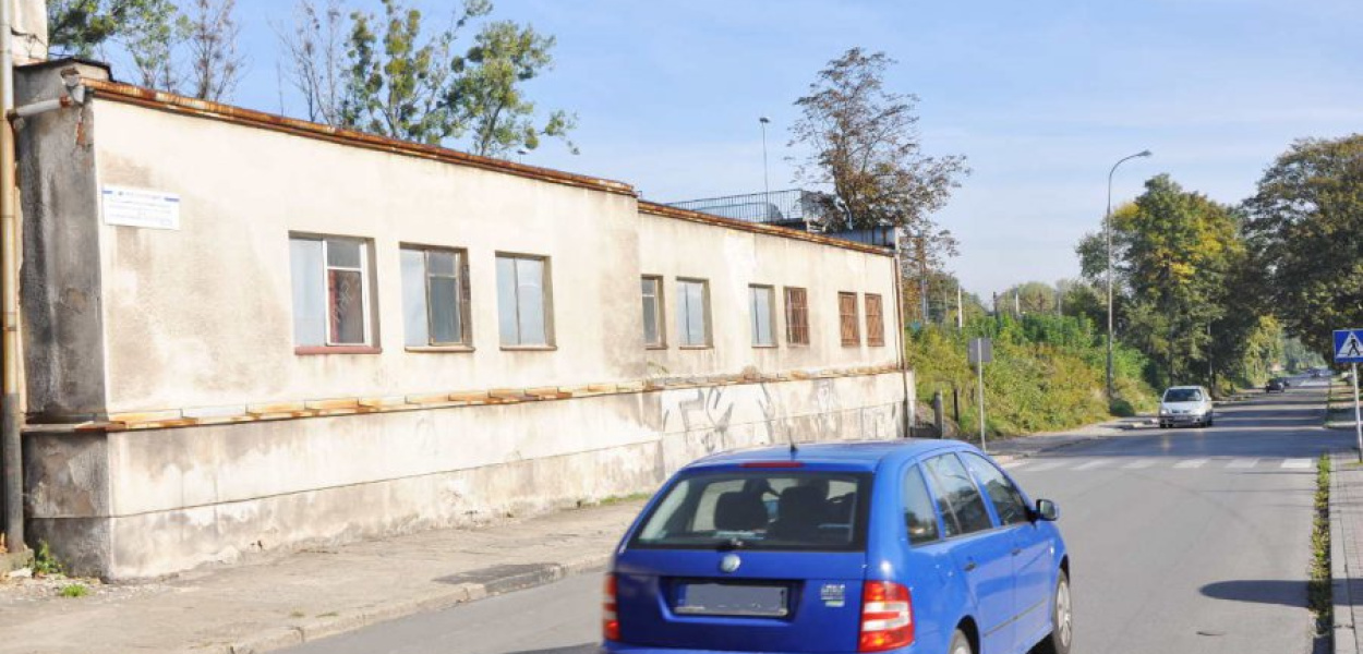 Zamknięty dworzec kolejowy przy ul. Fabrycznej w Chrzanowie