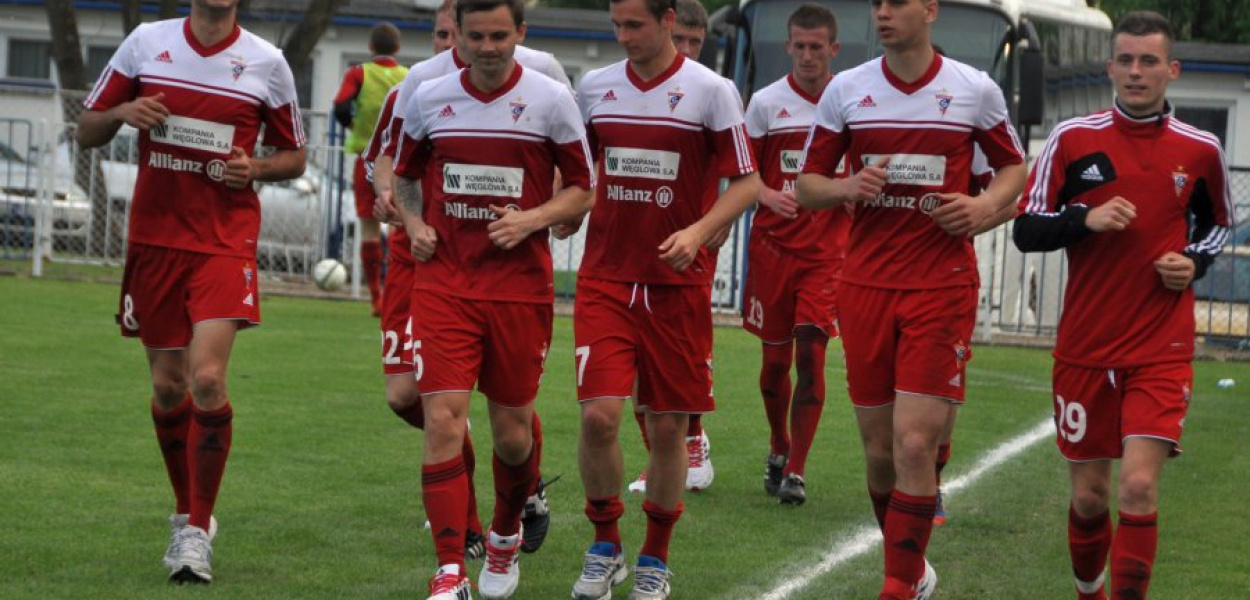 Piłkarze Górnika Zabrze podczas wizyty w Krzeszowicach