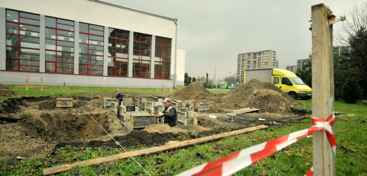 Trwa budowa siłowni przy II LO w Chrzanowie