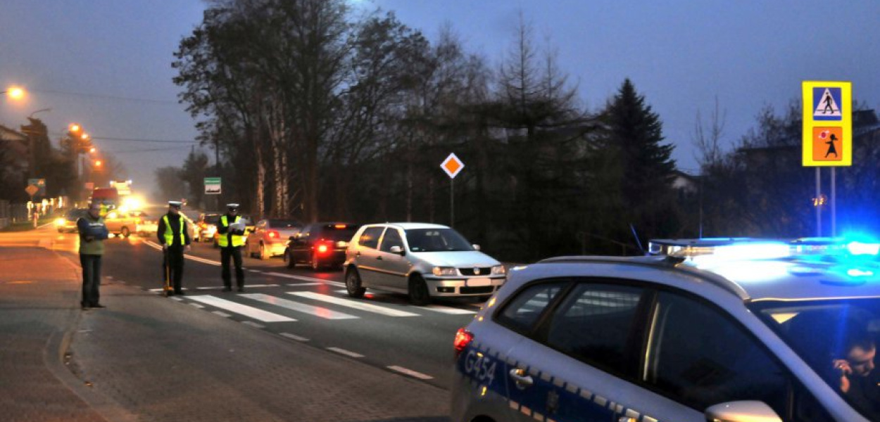 Miejsce potrącenia pieszego na ulicy Krakowskiej w Trzebini chwilę po wypadku   Fot. Łukasz Dulowski
