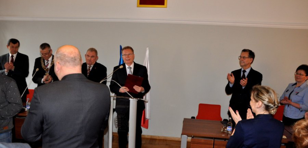 Po ślubowaniu nowy burmistrz wziął udział w obradach Rady Miejskiej w Chrzanowie