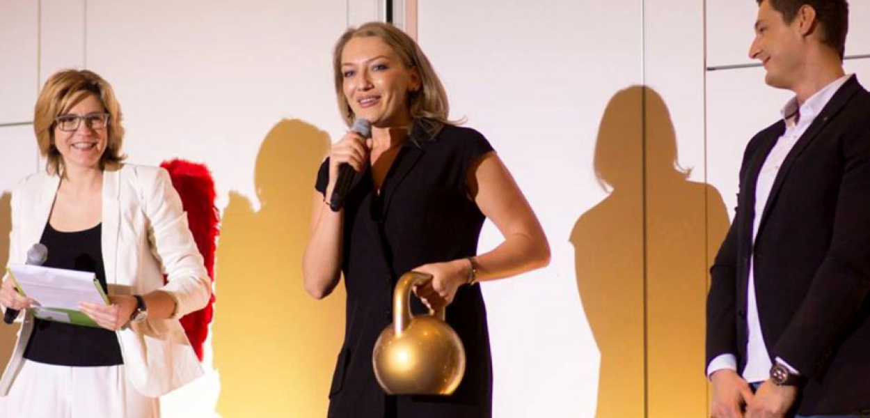 Marzena Bębenek (w środku) odebrała w Warszawie nagrodę i tytuł Menadżera Roku Branży Fitness. Fot. Zofia Kowalczyk, archiwum FB Magazynu Fitness Biznes 