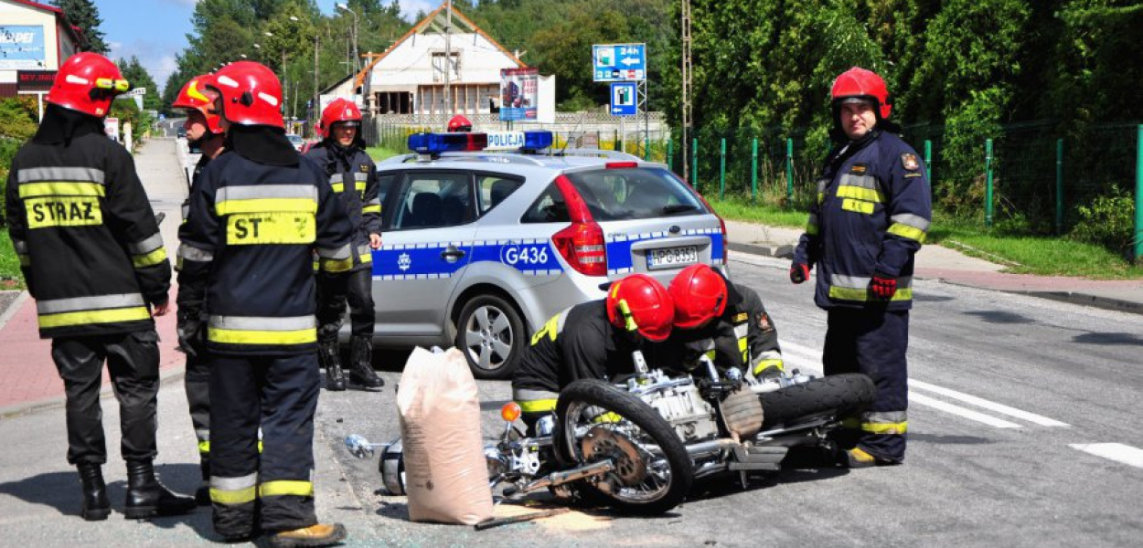 Do wypadku doszło na ulicy Piłsudskiego w Trzebini poniżej stacji paliw