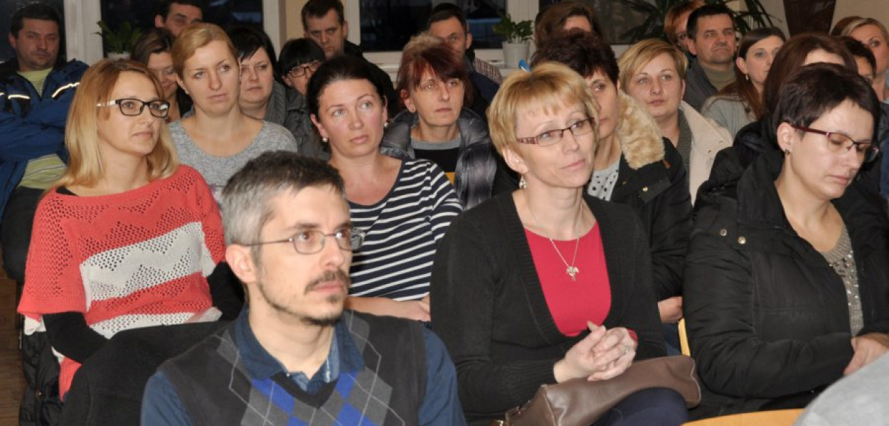 Na spotkanie przyszli rodzice uczniów z podstawówki w Rozkochowie oraz pracujący tam nauczyciele