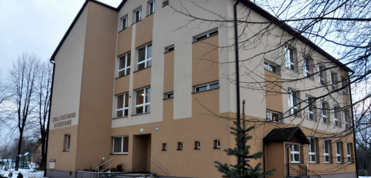 W budynku SP w Rozkochowie uczy się zaledwie 32 uczniów