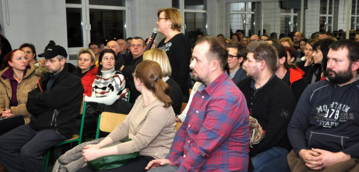 Zebrani na sali chcą utworzenia przy ul. Szkolnej szkoły podstawowej