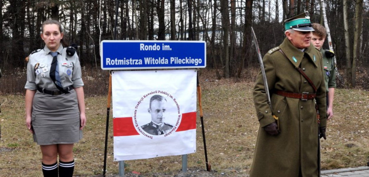 We wtorek przy rondzie w Kroczymiechu odbyły się uroczystości upamiętniające rtm. Witolda Pileckiego i Żołnierzy Wyklętych