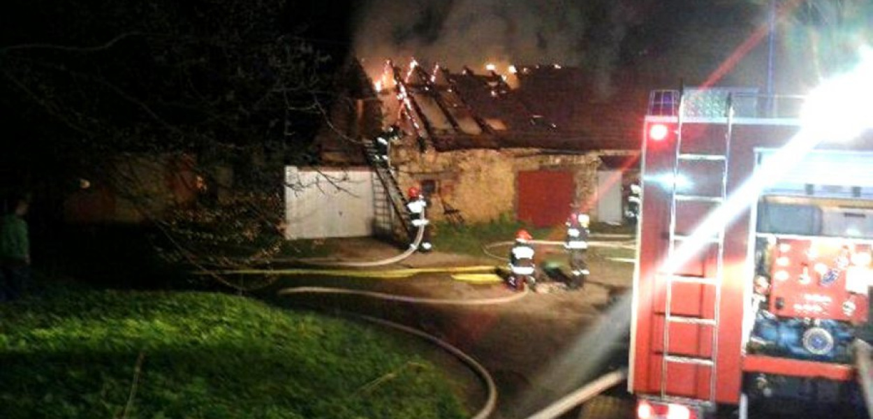 Pożar garażu przy ul. Zawadzkiego. FOT. ZDJĘCIE PRZESŁANE PRZEZ CZYTELNIKA