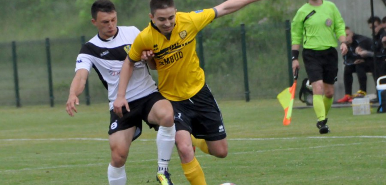 Przy piłce Jakub Pająk, napastnik MKS