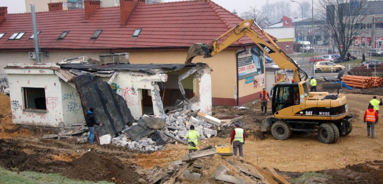 Budynek dworca szpecił krajobraz, dlatego w związku z inwestycją przy pawilonach został zrównany z ziemią