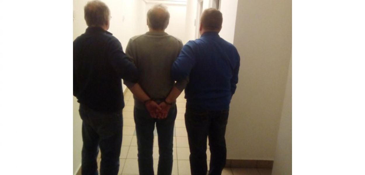Po przedstawieniu zarzutu i przesłuchaniu, mężczyzna został zwolniony do domu. Fot. KPP Chrzanów.