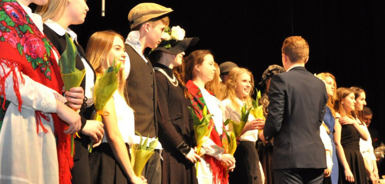 Premiera sztuki w wykonaniu zespołu teatralnego z nowego liceum w Chrzanowie