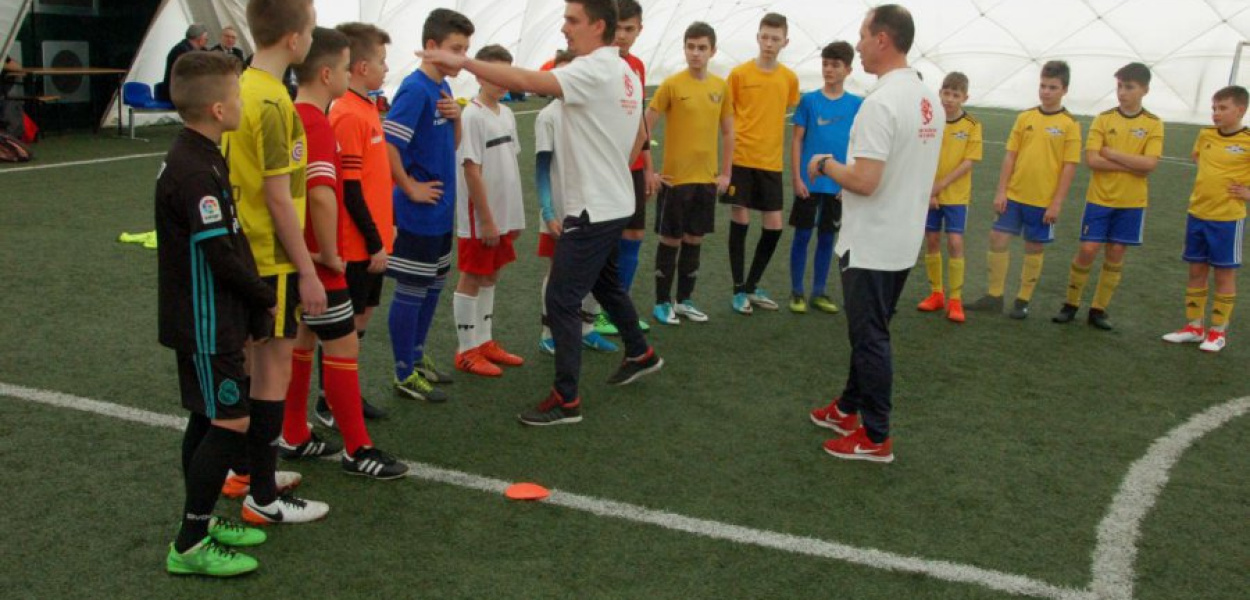 Trenerzy Krystian Pać i Dariusz Marzec poprowadzili pierwszy trening dla młodych zawodników z ziemi chrzanowskiej