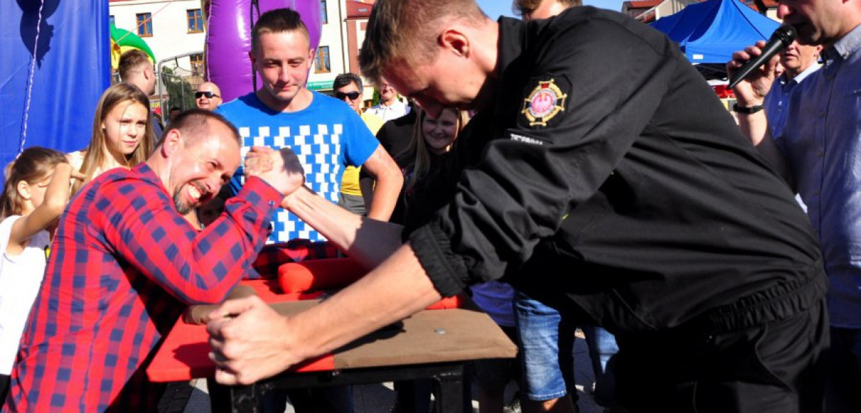 Najwięcej emocji było podczas zawodów siłowych na rękę