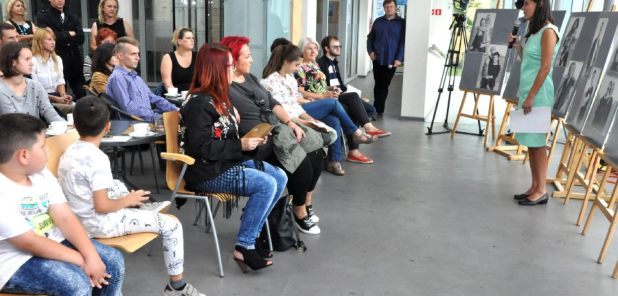 Podczas sobotniego wernisażu wystawy &quot;Portret Miasta&quot;