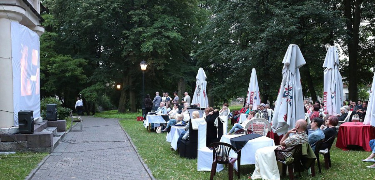Dziś w parku przy Dworze Zieleniewskich w Trzebini nie będzie kina w plenerze