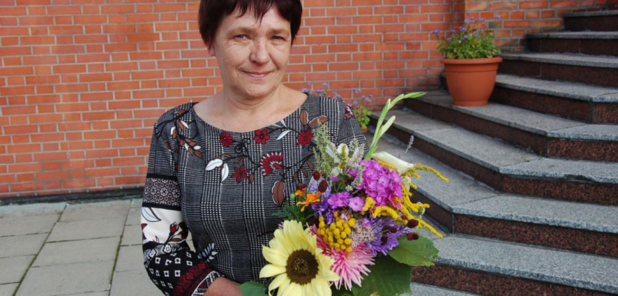 Janina Marchewka z Chrzanowa przyniosła do kościoła wykonany przez siebie bukiet