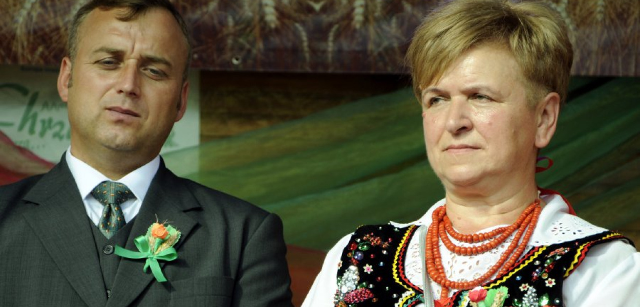 Starostowie gminnych dożynek w Gromcu: Rafał Baliś i Maria Oratowska