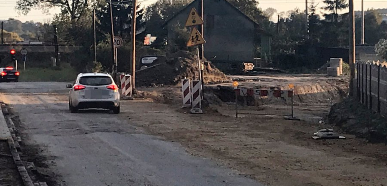 Kierowcy narzekają, że na rozkopanej ul. Styczniowej w Luszowicach nic się nie dzieje 