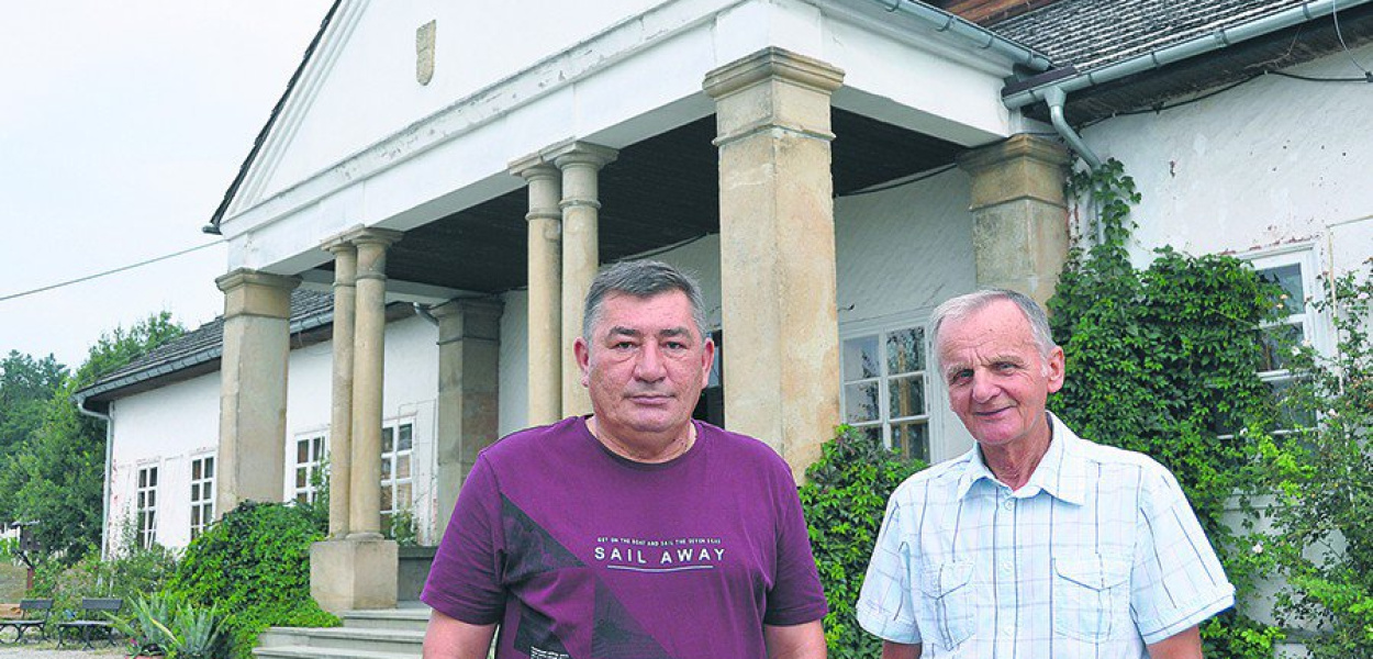 Dyrektorzy muzeum w Wygiełzowie: obecny - Marek Grabski oraz jego poprzednik - Jerzy Motyka