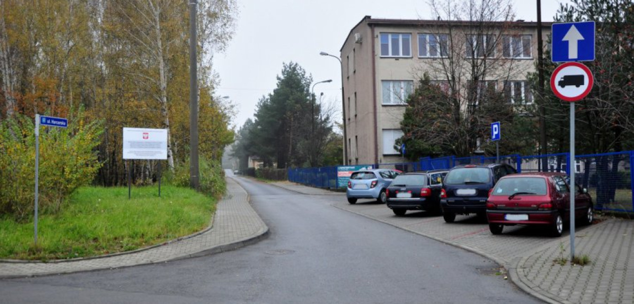 Ul. Harcerska w Trzebini jest jednokierunkowa
