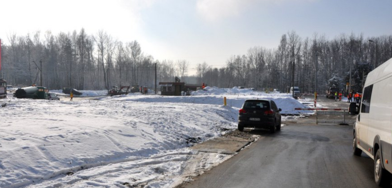 Ruch skierowano na drogę technologiczną