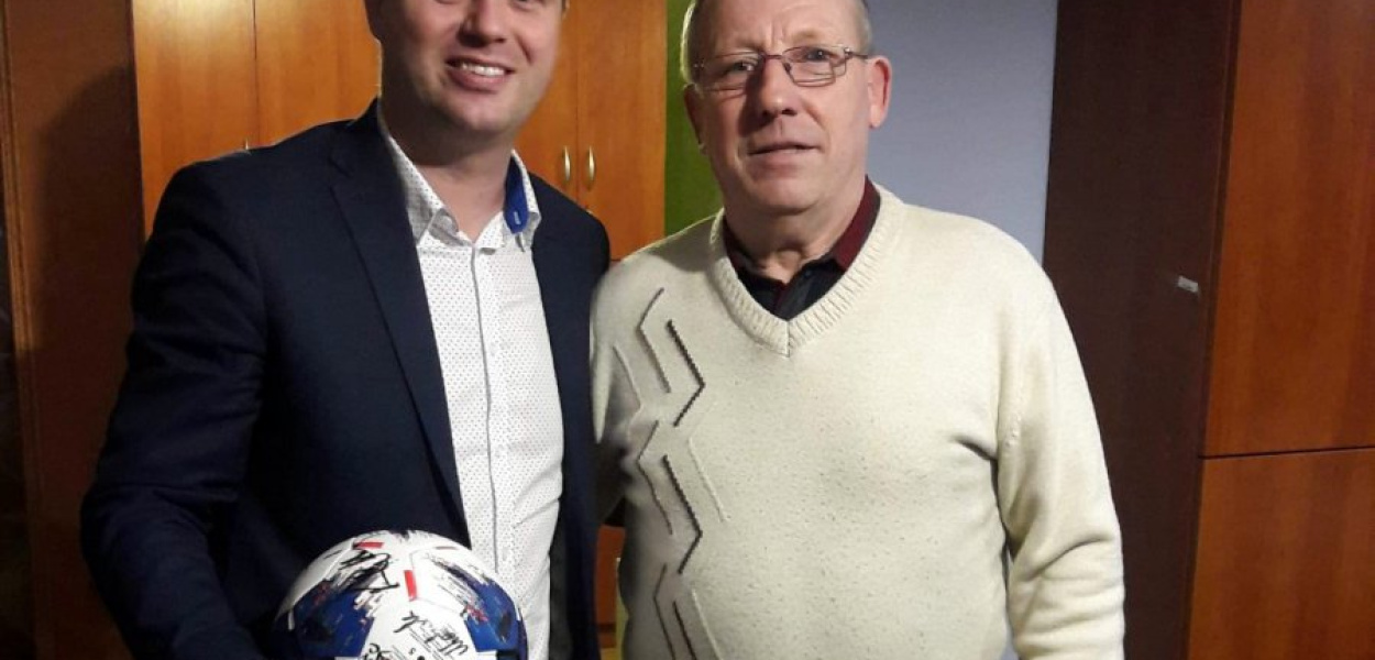 Bartłomiej Gębala z prezesem PPN Chrzanów Józefem Cichoniem. Fot. Z archiwum Bartłomieja Gębali