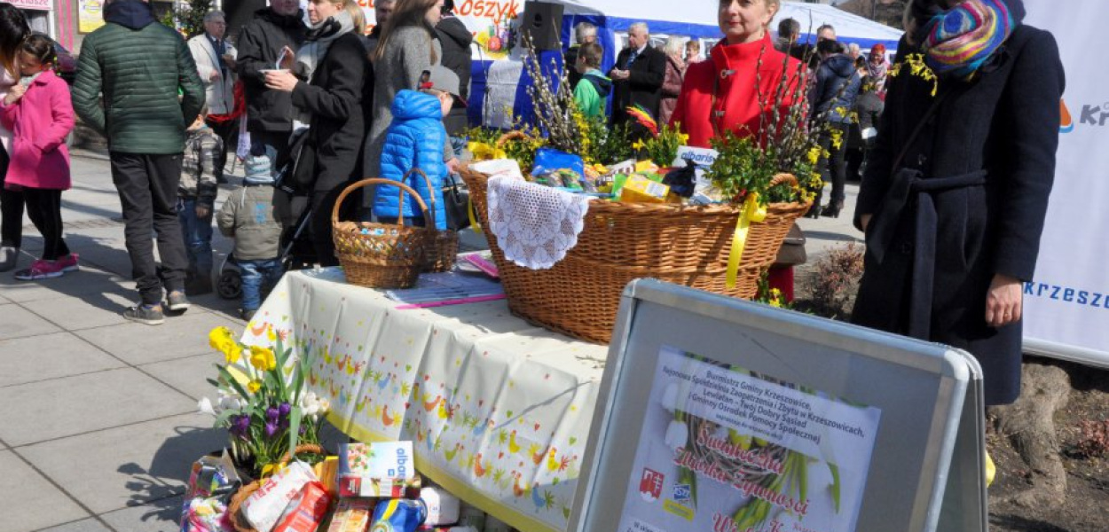 Podczas ubieglorocznej zbiórki żywności na krzeszowickim rynku