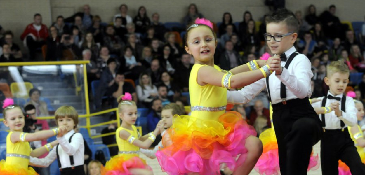 Niedzielne tańce w chrzanowskiej hali widowiskowo-sportowej