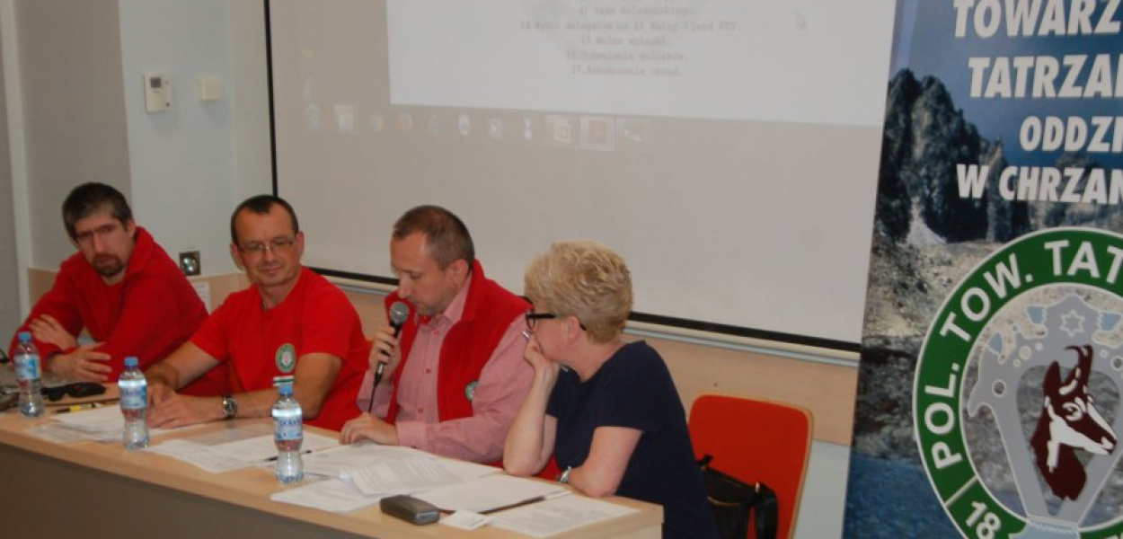 Podczas walnego działacze wybrali nowe władze. Prezesem pozostał Remigiusz Lichota (drugi z lewej)