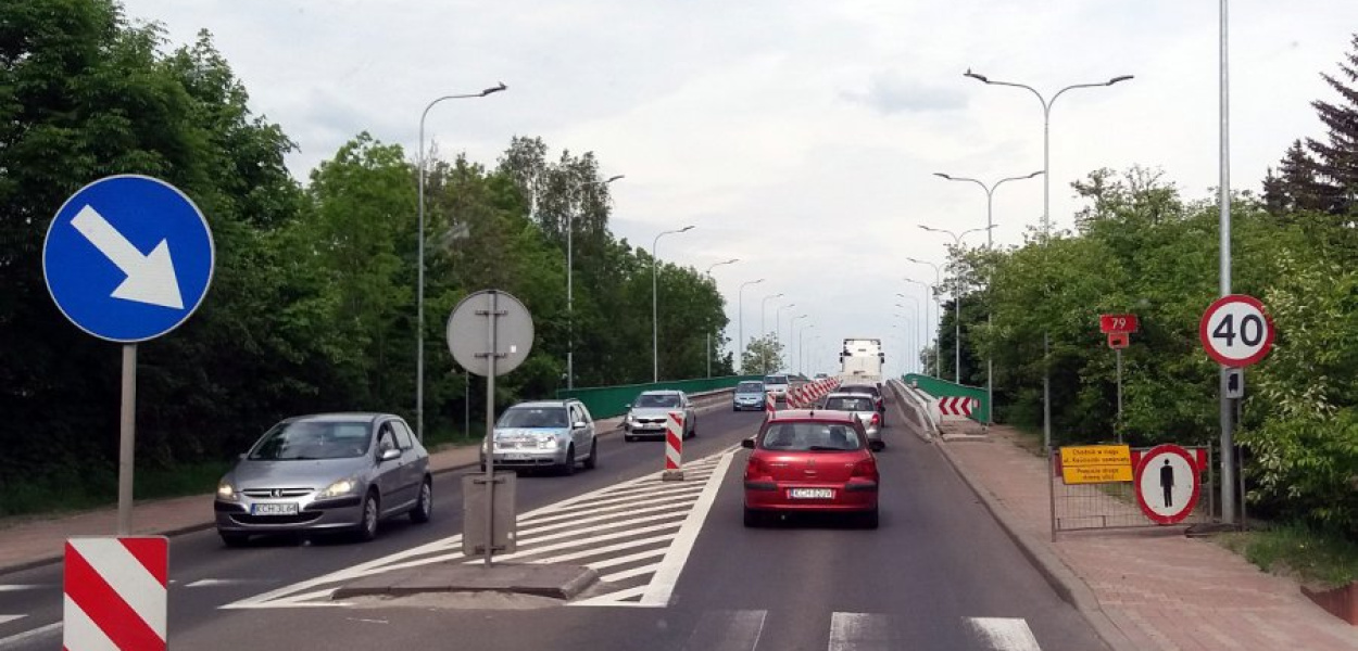 Wiadukt nad torami w Trzebini