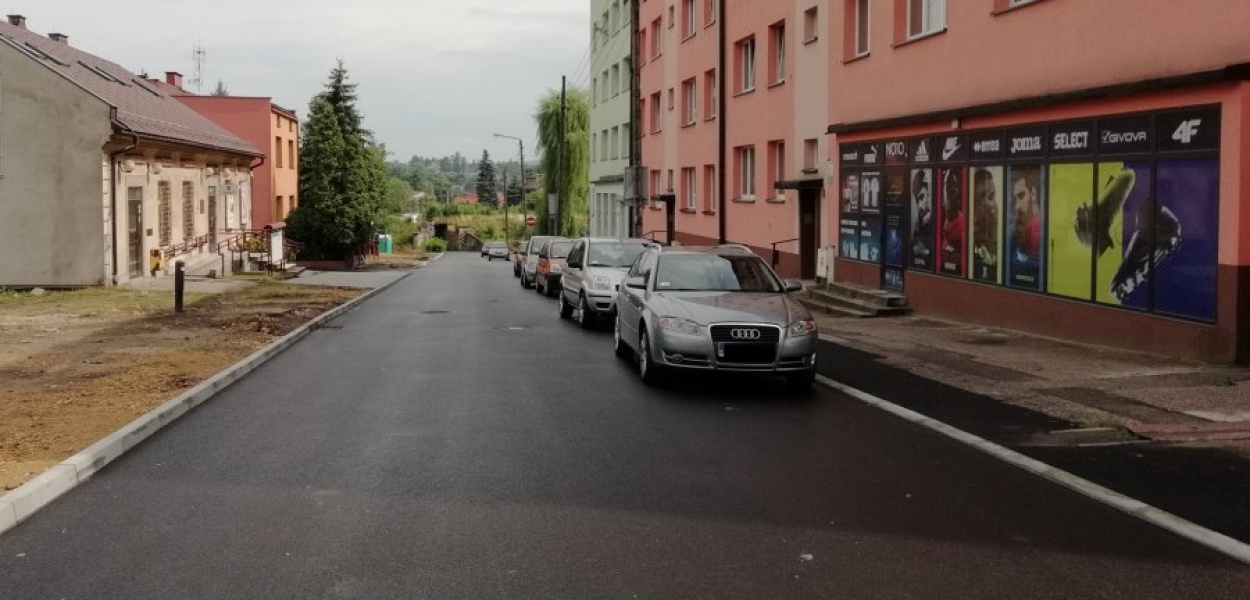 Nowy asfalt na 29 Listopada w Chrzanowie
