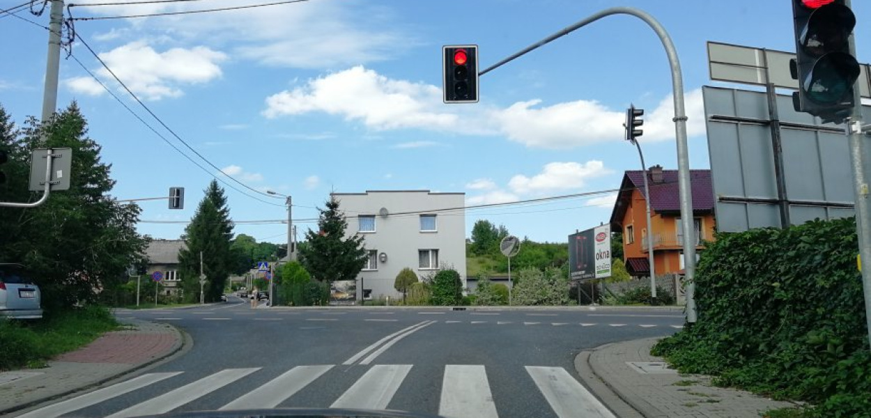 Trzebinia. Skrzyżowanie Lipcowej, św. Stanisława, Dąbrowskiego i 1 Maja już ze światłami 