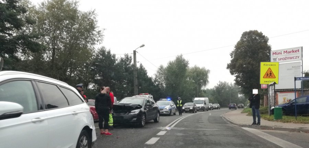 Na Szpitalnej w Chrzanowie opel uderzył w tył forda