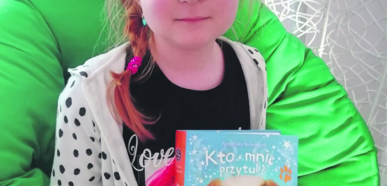 Kamila ze swoją ulubioną książką