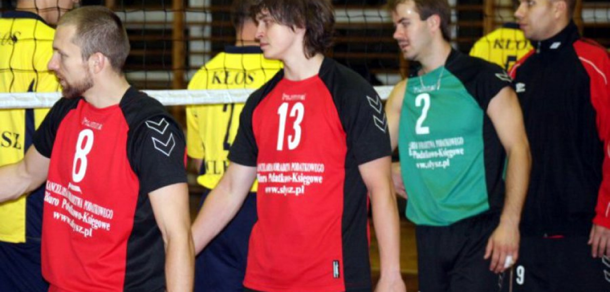 Siatkarze PMOS Chrzanów zadebiutowali 4 października 2009 r. w trzeciej lidze, w meczu z Kłosem Olkusz. Fot. Marek Oratowski