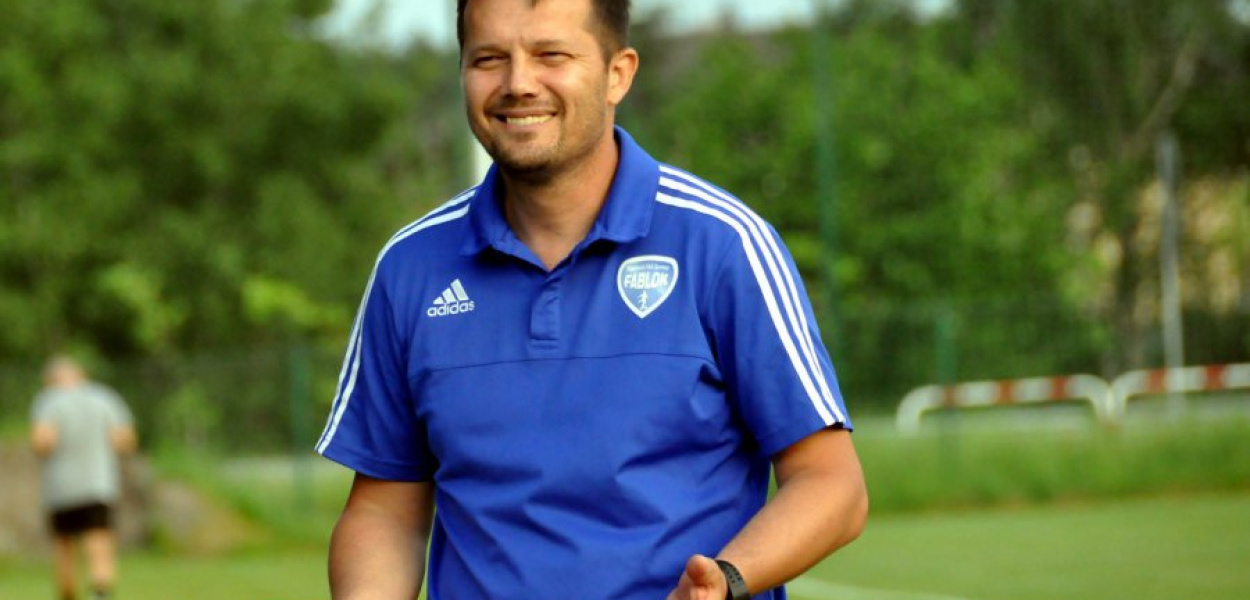 Piotr Stach, trener Fabloku Chrzanów miał w sobotę powody do zadowolenia. Jego zespół wygrał na wyjeździe ze Zgodą Byczyna