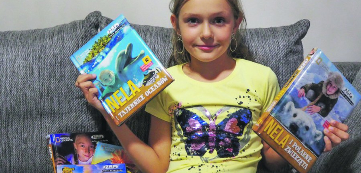 Amelia ze swoimi ulubionymi książkami