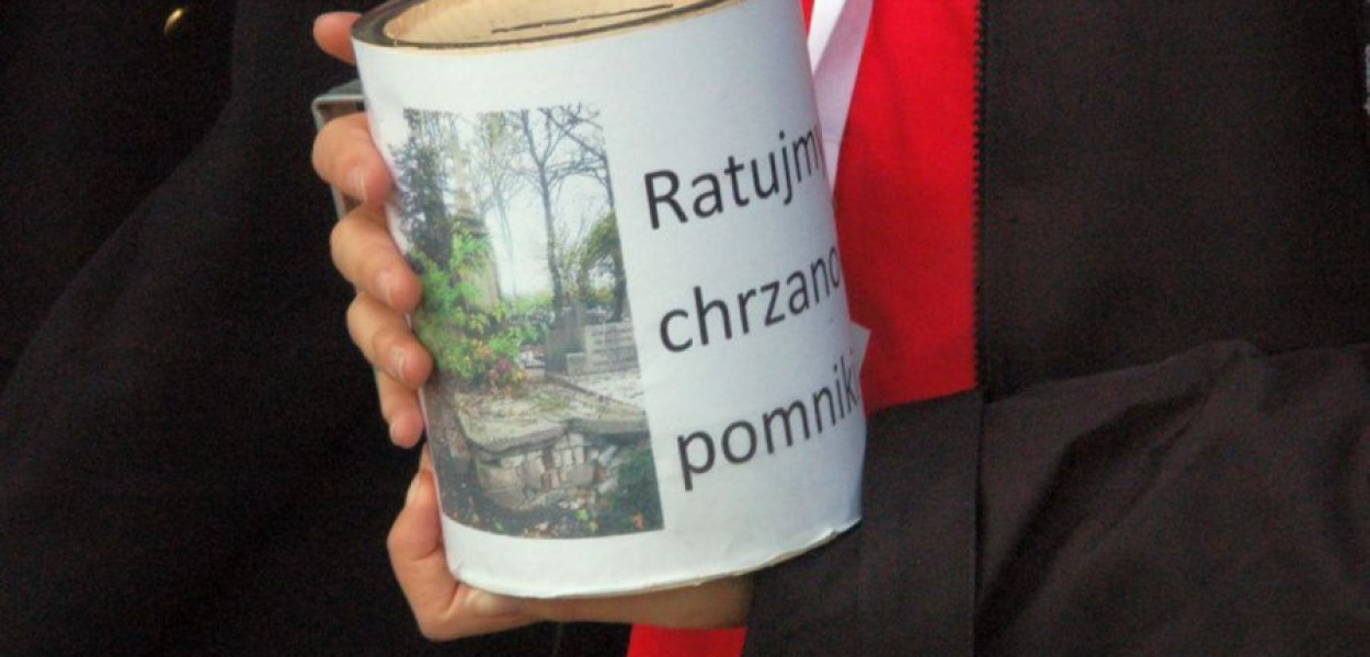 Chrzanowska akcja prowadzona jest pod hasłem &quot;Ratujmy chrzanowskie pomniki&quot;