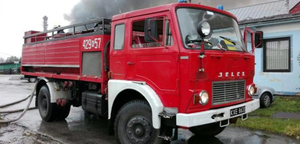 Samochód strażacki marki Jelcz przez lata służył OSP w Zagórzu. Fot. Z archiwum Urzędu Gminy w Babicach