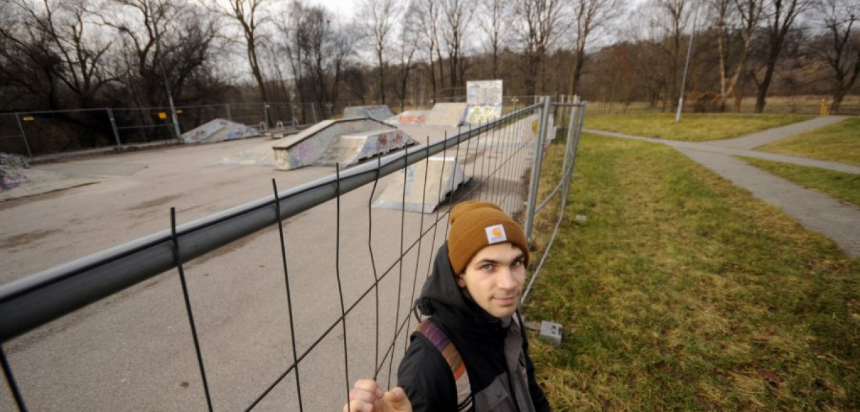 Dawid Banasik, szef Chrzanowskiego Stowarzyszenia Miłośników Sportów Ekstremalnych, walczy jak lew o rozbudowę skateparku na osiedlu Południe