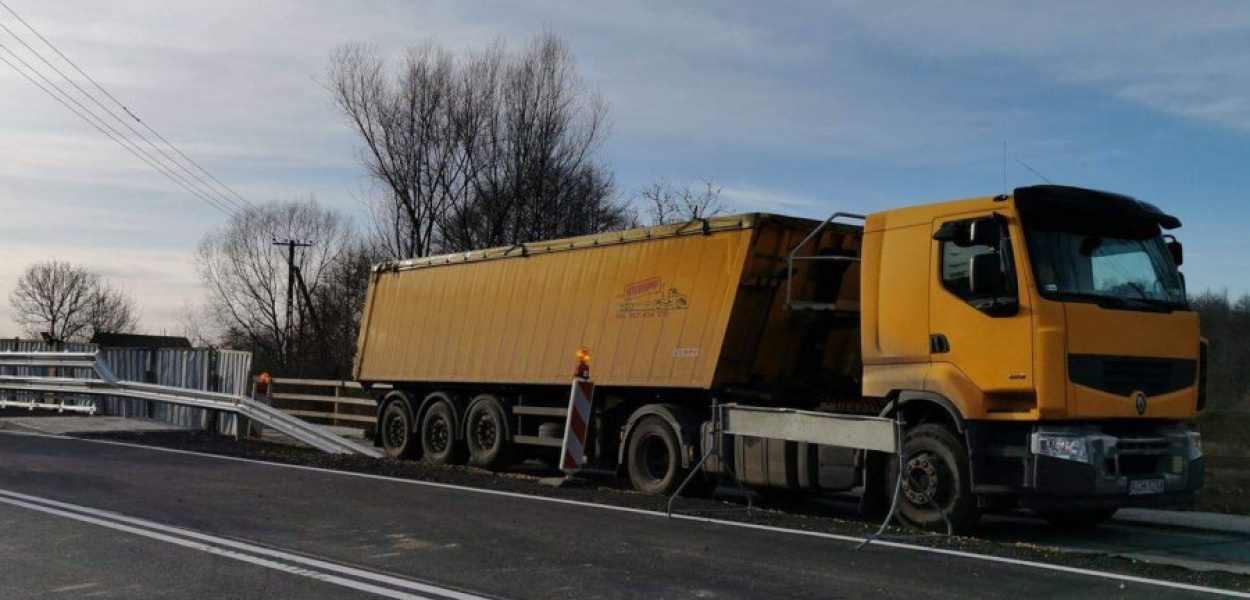Nowy most nad Płazianką w Wygiełzowie przysporzył zmartwień mieszkańcom Płazy