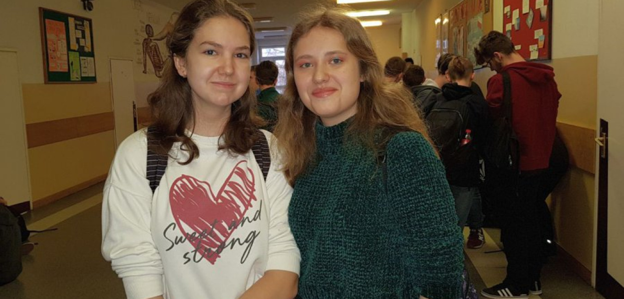 Drugoklasistki z II LO w Chrzanowie Roksana Moskała i Katarzyna Zielińska przekonują, że Waletynki to okazja do dobrej zabawy