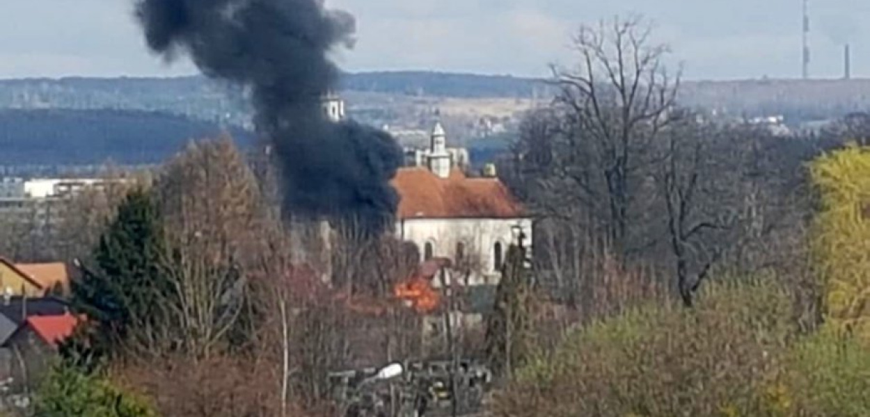 Pali się dom w Kościelcu. Fot. Joanna Stolarska