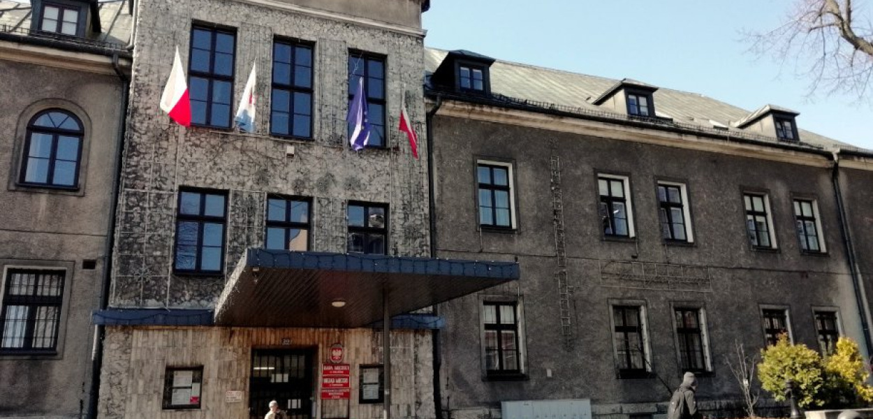 Hejnał słychać z dachu Urzędu Miejskiego w Chrzanowie