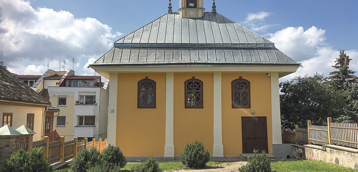 Kienesa, czyli dom modlitwy Karaimów, stoi w centrum dzielnicy karaimskiej w Trokach