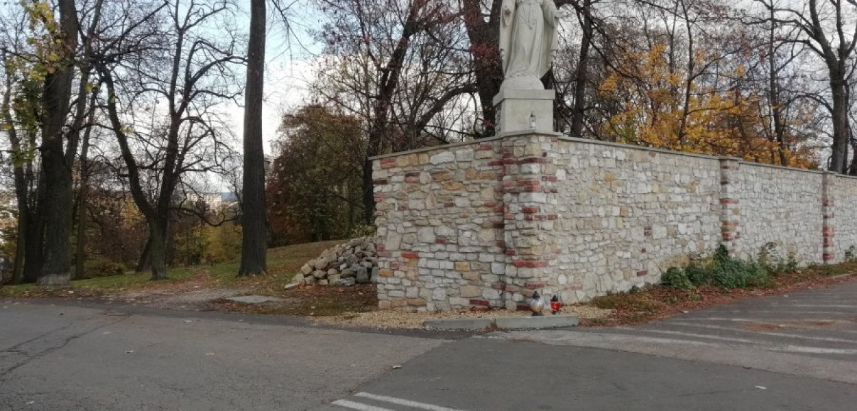 Dawny park pałacowy w chrzanowskim Kościelcu również jest objęty zakazem wstępu w związku z zagrożeniem koronawirusem